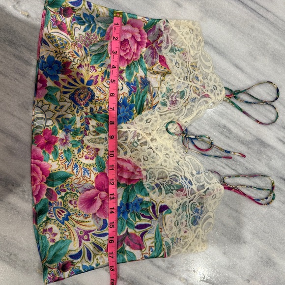 Vintage Y2K Victoria’s Secret Floral Lace Trim‎ Camisole Top Gold Label Romantic - Picture 8 of 9